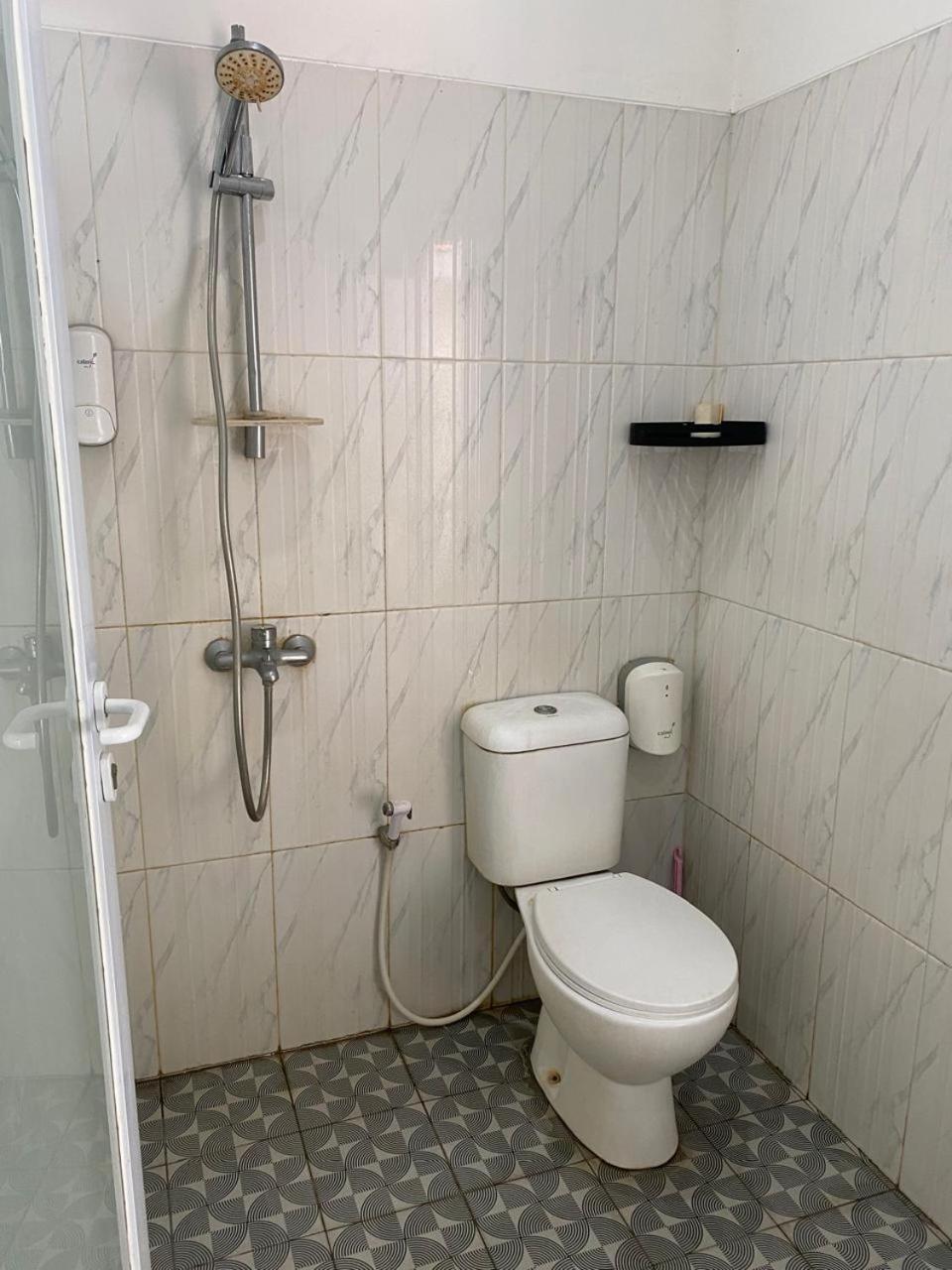 Hotel Reddoorz Syariah At Jl Pangeran Hidayatullah Cianjur Esterno foto