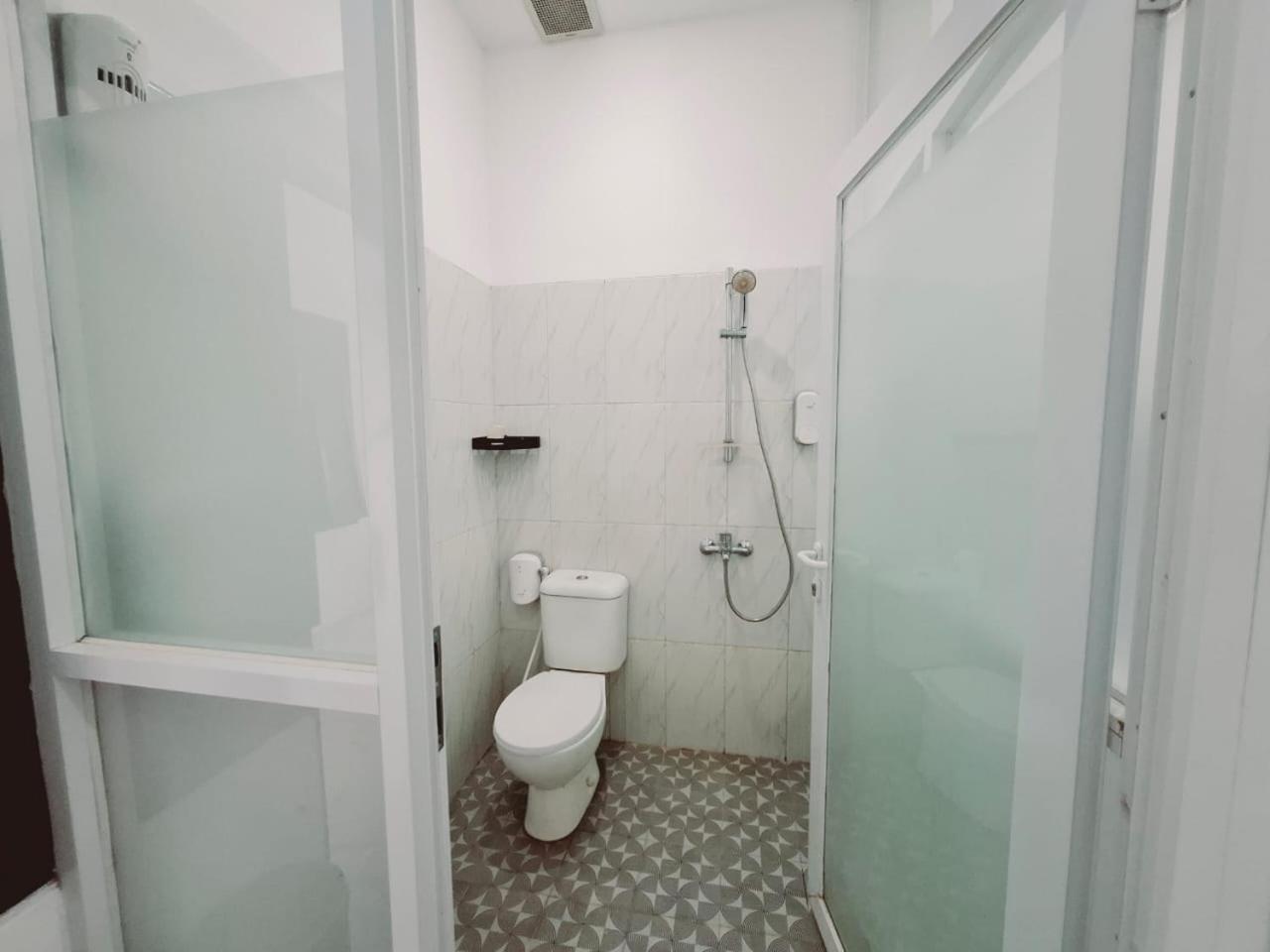 Hotel Reddoorz Syariah At Jl Pangeran Hidayatullah Cianjur Esterno foto